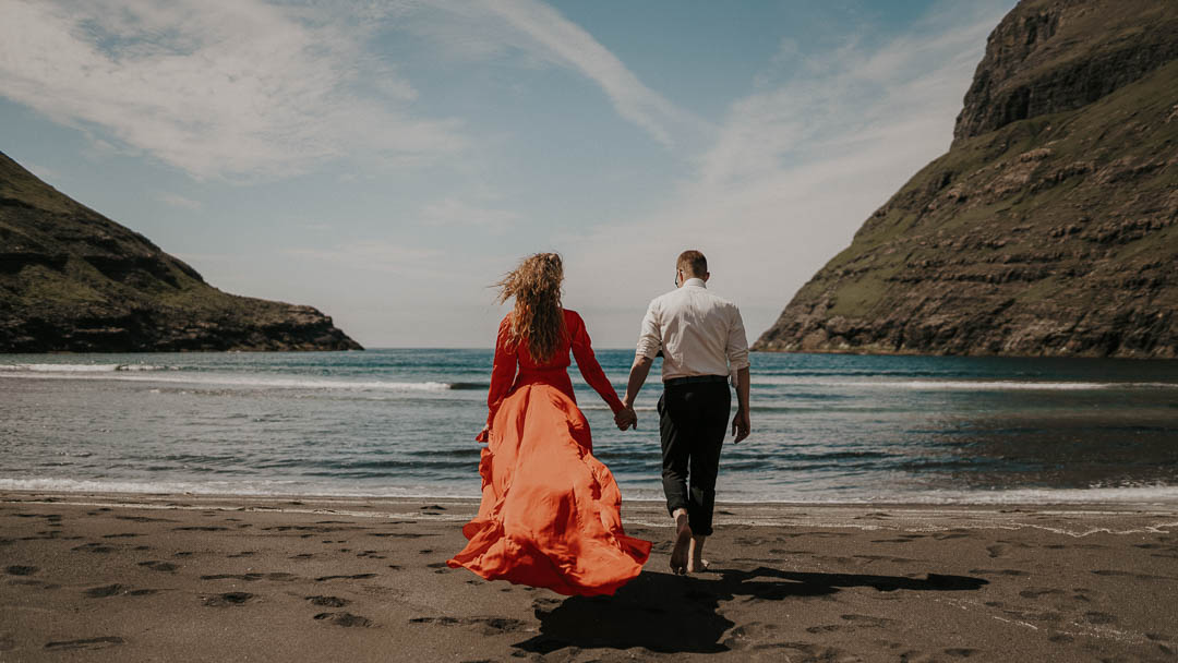 Adventurous elopement photo shoot in Europe