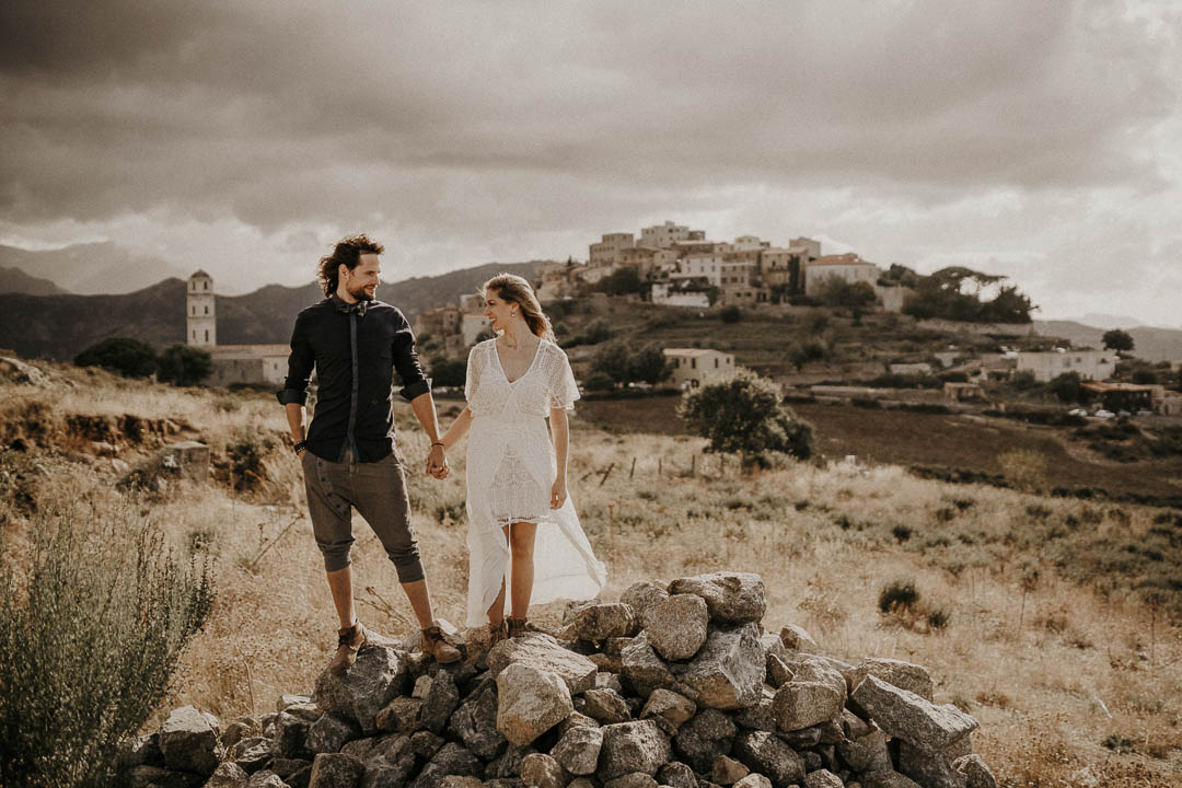 Adventurous elopement photo shoot in Europe