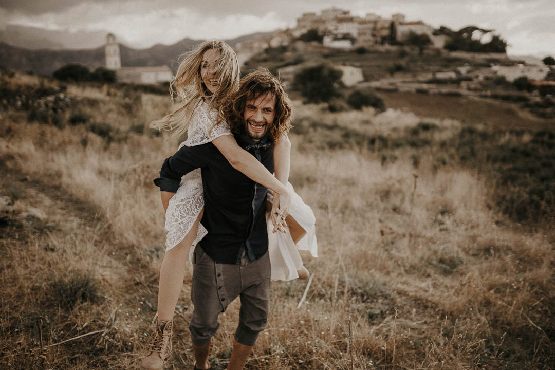 Adventurous elopement photo shoot in Europe